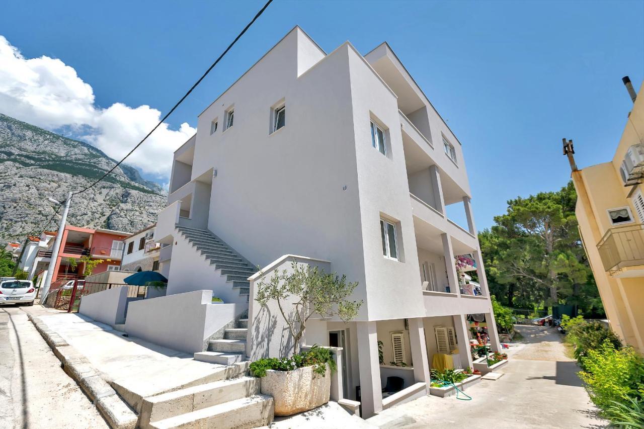 Guesthouse Lara Makarska Extérieur photo