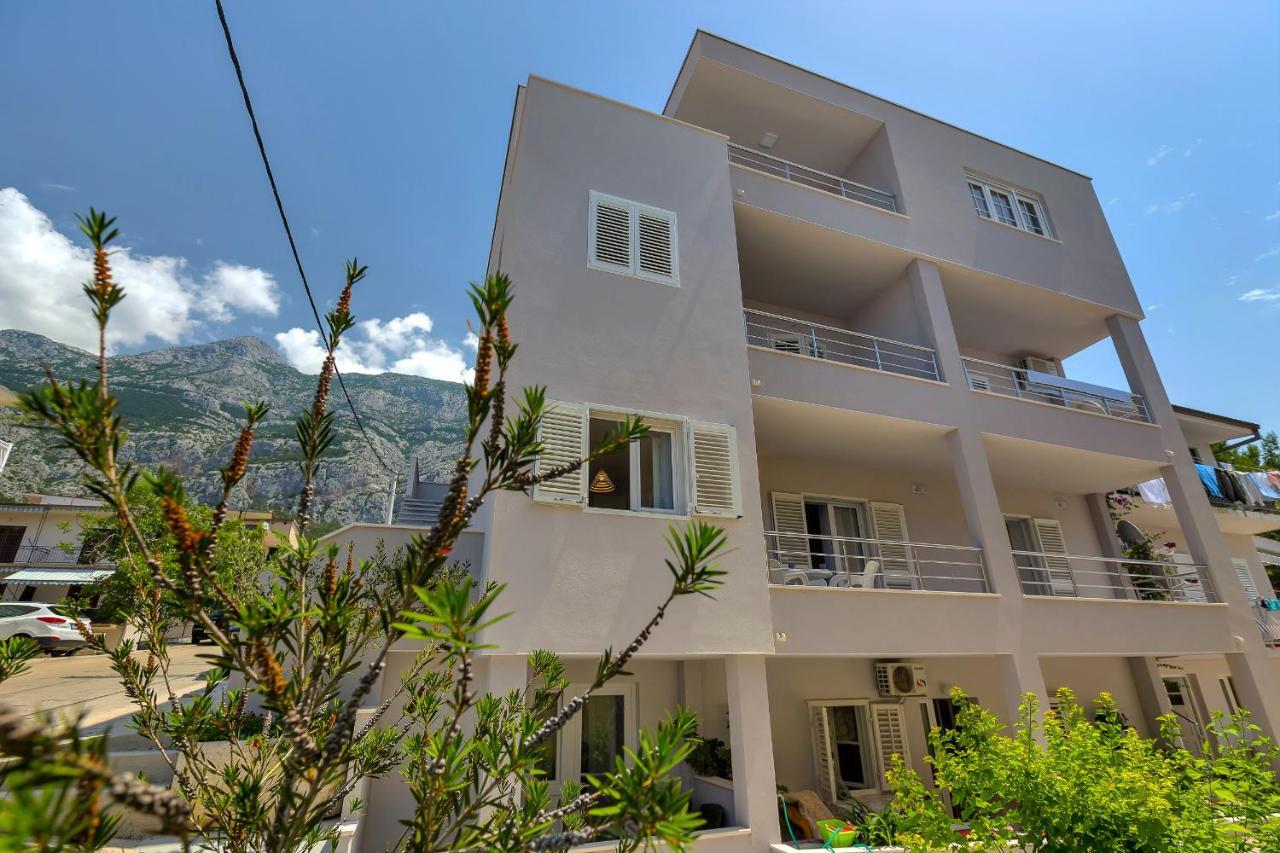 Guesthouse Lara Makarska Extérieur photo