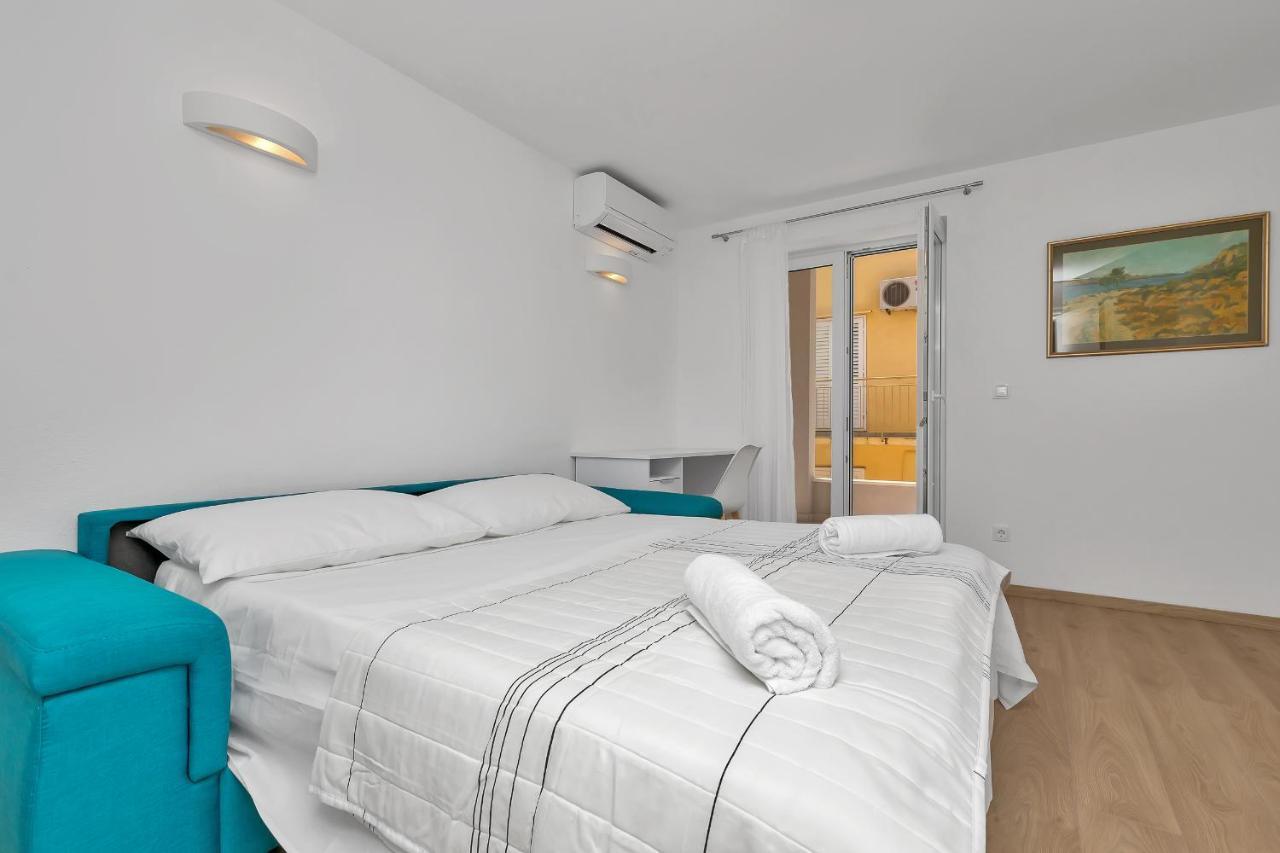 Guesthouse Lara Makarska Extérieur photo