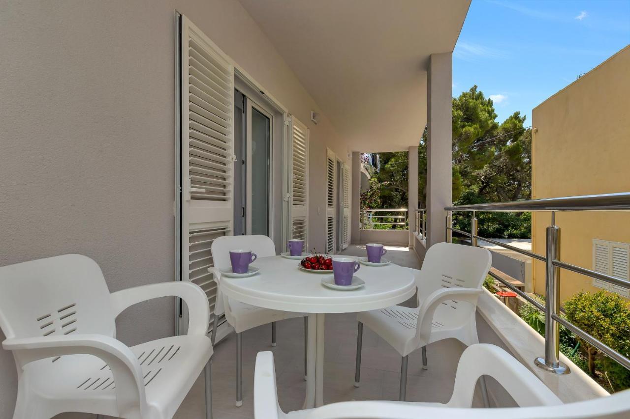 Guesthouse Lara Makarska Extérieur photo