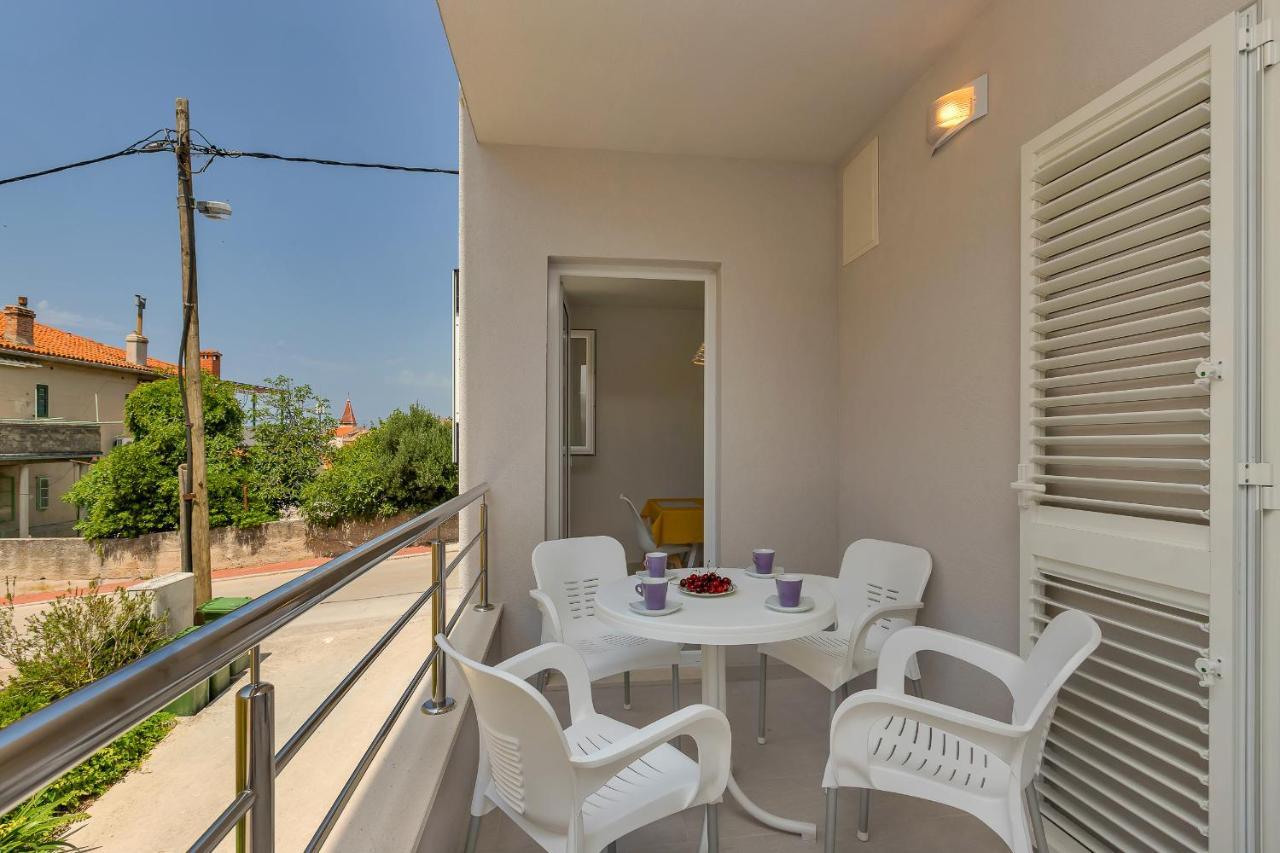 Guesthouse Lara Makarska Extérieur photo
